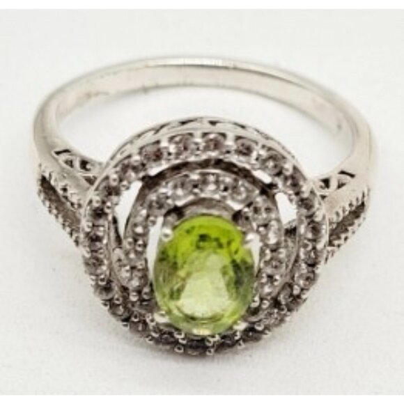 Estate White Gold Ring with Diamonds & Peridot Center Stone 4.7 Grams 10K